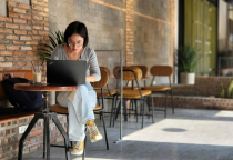 Ngoài không gian, còn có nhiều yếu tố khác ảnh hưởng đến hiệu quả làm việc ở quán cà phê: