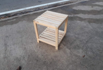 Dưới đây là một số mẫu bàn ghế pallet độc đáo mà bạn có thể tham khảo để tạo ra không gian nội thất ấn tượng: